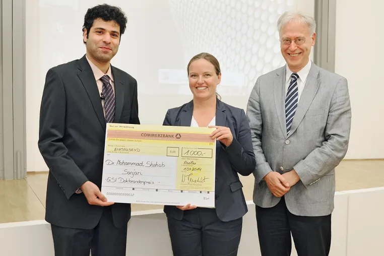 Bild: Pfeiffer Vacuum verleiht Doktorandenpreis gemeinsam mit GSI Helmholtzzentrum für Schwerionenforschung GmbH