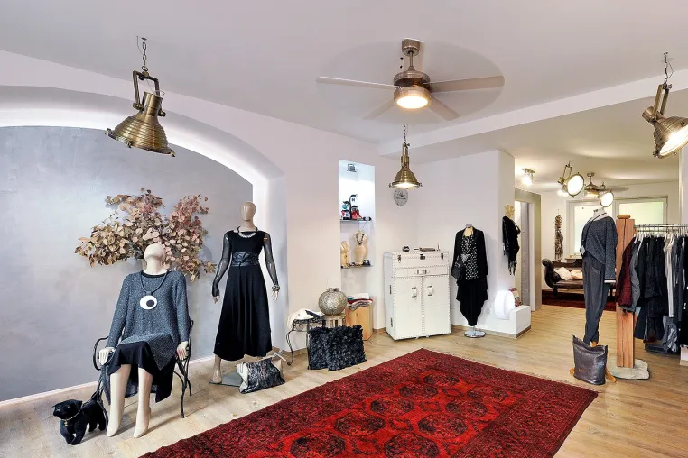 Aimée Couture et plus feiert 15 Jahre Avantgarde, Stil und Erfolg in Landshut Bild: Aimée Couture et plus feiert 15 Jahre Avantgarde, Stil und Erfolg in Landshut