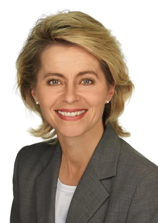 Bundesarbeitsministerin Ursula von der Leyen lobt die Deutschen