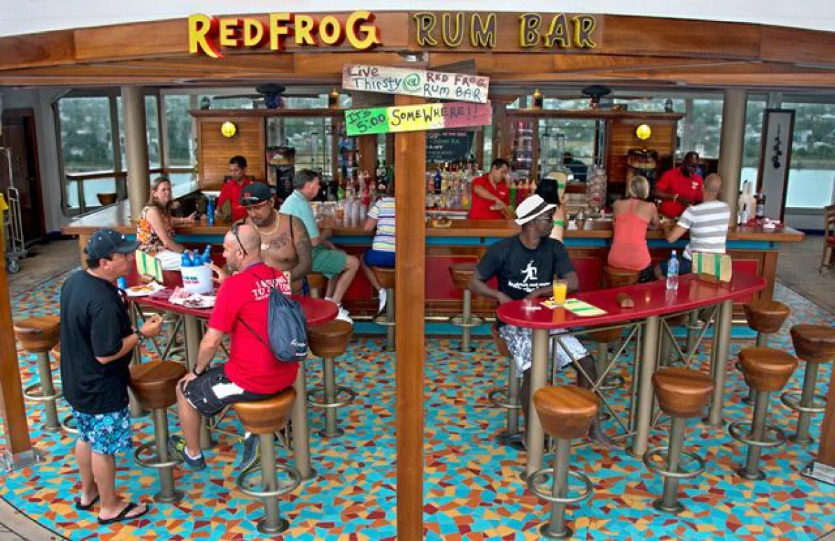 Eines der neuen Features auf der Carnival Valor: die RedFrog Rum Bar