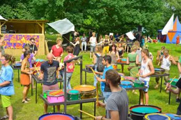 Bild: Lebendige Kunst er-lala-lebt auf Gut Ovendorf