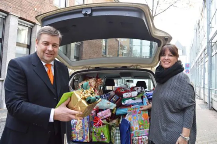 Bild: Ein ganzes Auto voller Geschenke