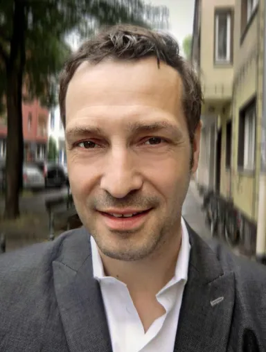 Bild: wildcard communications verpflichtet Jens Gronek und übernimmt die Film-Produktion „fernsehzimmer“