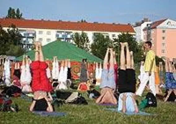 Bild: „Erleuchtetes“ Berlin: 3. internationales Berliner Yogafestival