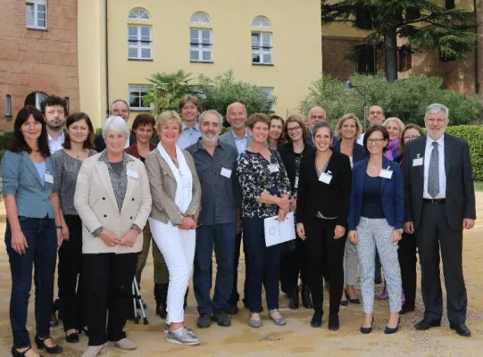 Bild: Forscher diskutieren über das Handschreiben