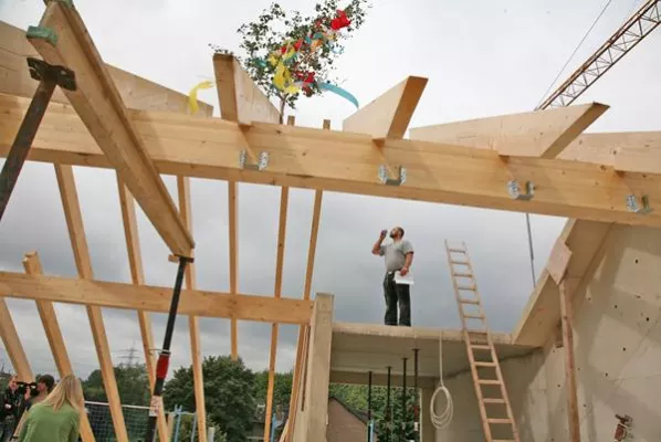 Bild: Richtfest der GWG Rhein-Erft ‘Mehrfamilienhaus in Alt-Hürth’