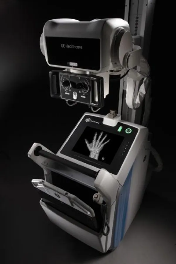 Für das neue mobile Röntgengerät von GE Healthcares, Optima XR220amz1, werden die Kunststoffe Valox* und Xylex*