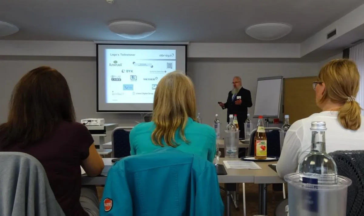 Spannender Themenmix beim gut besuchten Bestandskundentag der abresa