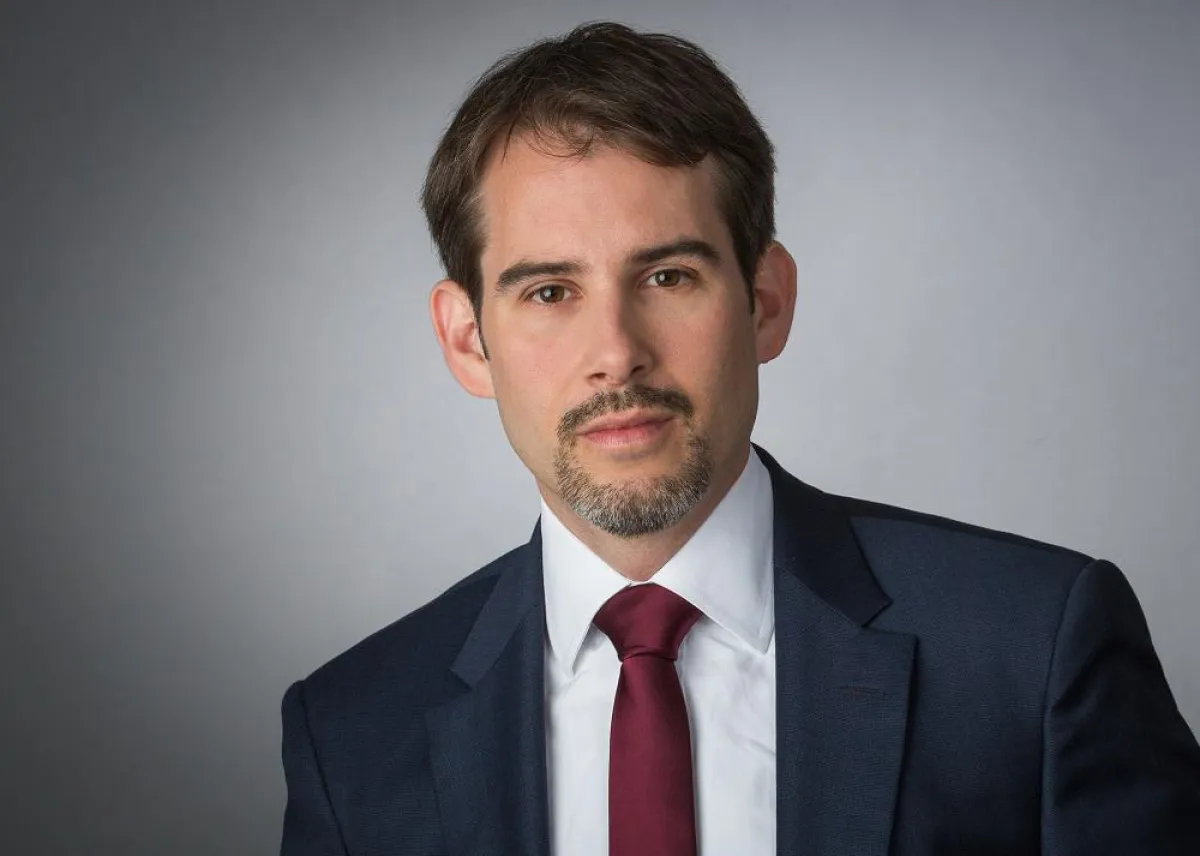 Dr. Alexander T. Schäfer