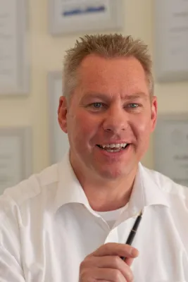 Bild: Garantieversprechen in der Implantat-Versorgung