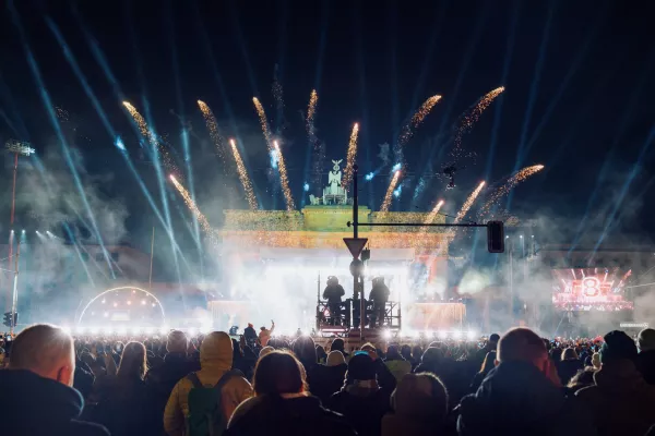 Bild: Food, Beats und Feuerwerk: Silvester mit GTB am Brandenburger Tor