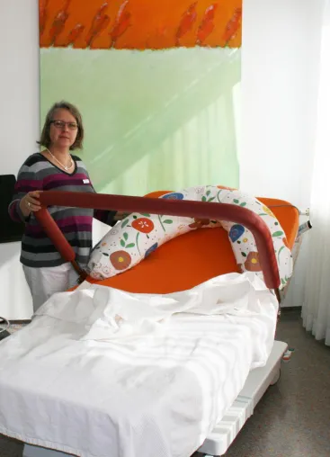 Bild: Neues Kreißbett am Alice-Hospital