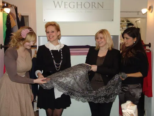 Bild: Simone Weghorn designt exklusive Kollektion für die Charivari Trachten-Nacht 2011