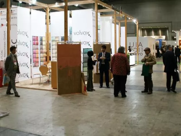 Bild: Volvox präsentiert Lehmfarben auf Japan Home and Building Show