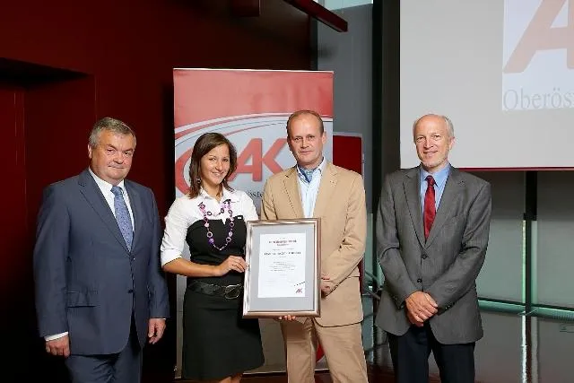 Bild: Massivholzmöbel-Produzent Anrei erhält Auszeichnung für pendlerfreundlichen Betrieb 2010