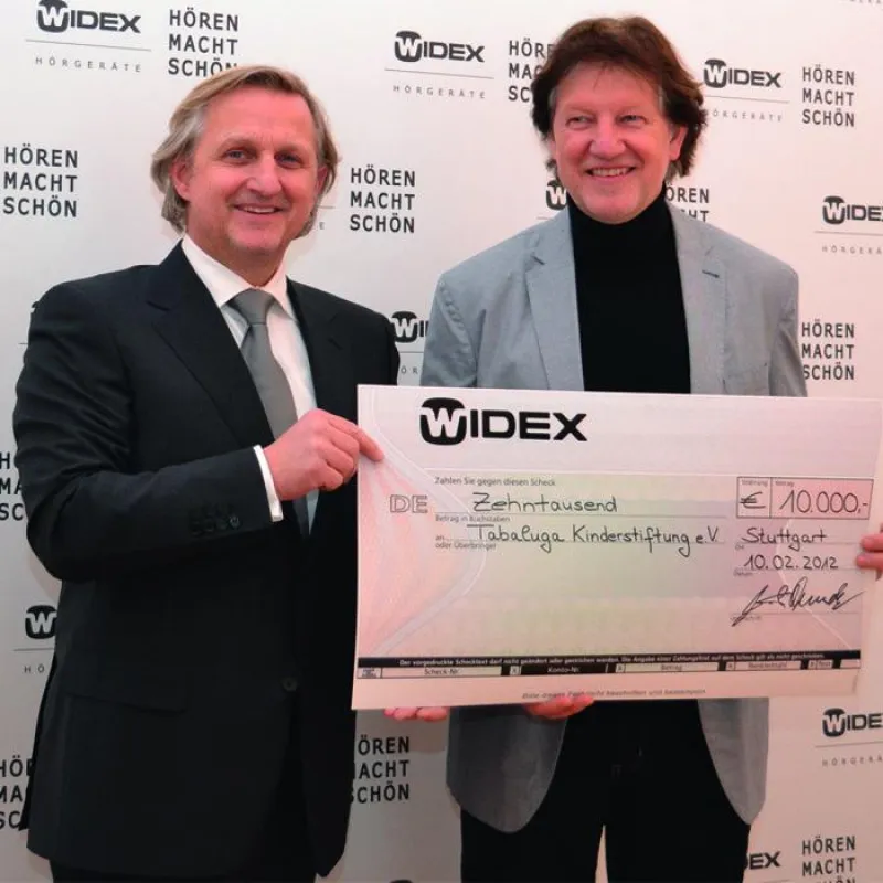 Spendenübergabe der Widex Hörgeräte GmbH an die Tabaluga Kinderstiftung e.V.