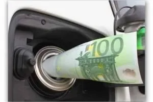 Bild: Wir helfen gegen den Preiswahnsinn an der Tankstelle