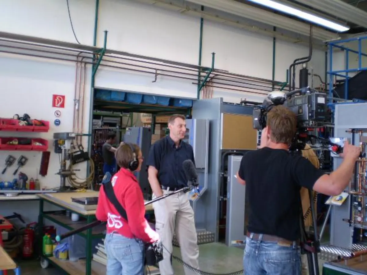 Vorstandsvorsitzender Dipl. Ing. (FH) Stephan Eisenbeiß beim Interview in der Produktion