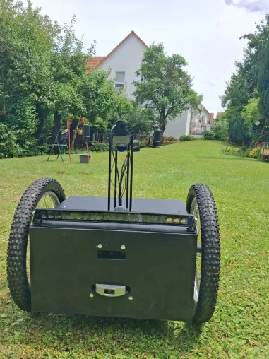 Bild: Quarero vs Sentry: Vergleich autonomer Sicherheitsroboter für Industrie und KRITIS in DACH