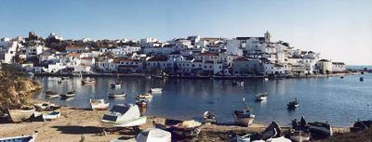 Ferragudo am Ufer des Rio Arade