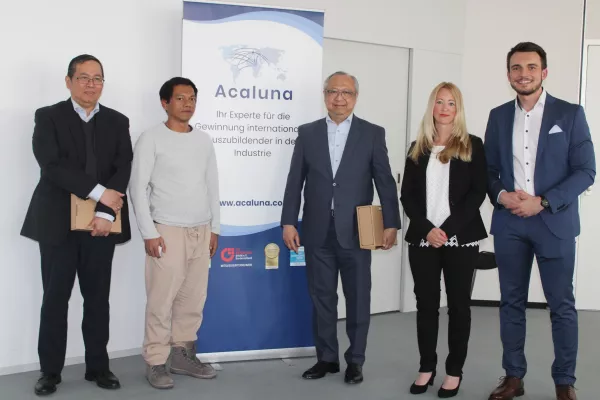Bild: Indonesischer Generalkonsul besucht Acaluna in Ehingen