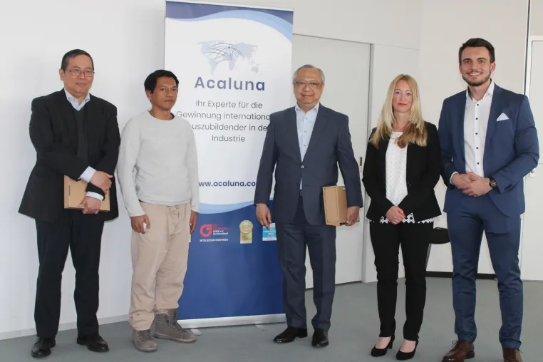Bild: Indonesischer Generalkonsul besucht Acaluna in Ehingen