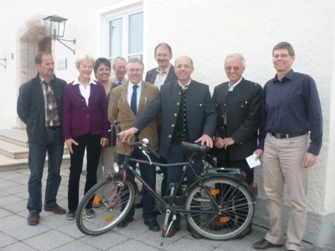 Führende Mitarbeiter des Landkreises Weilheim-Schongau mit Vertretern der Fahrrad-Lobby