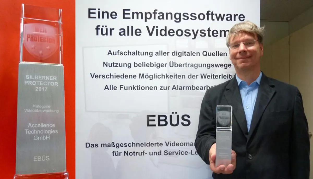 Hardo Naumann mit dem silbernen PROTECTOR für EBÜS