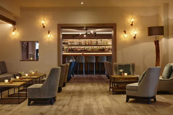 Bild: Heimatverbunden und weltoffen – das neue Hotel Alpenhof