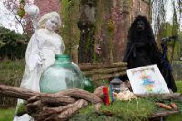 Bild: 19. Hexenmarkt auf Burg Satzvey am 1. Mai