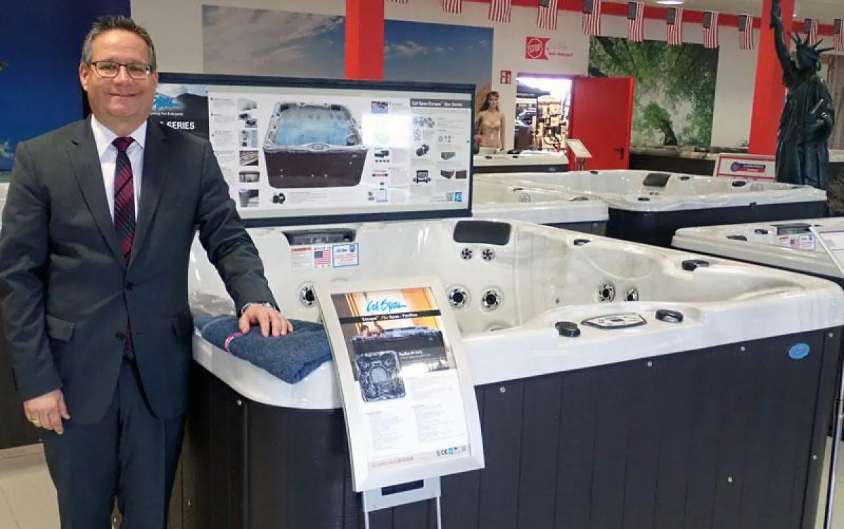 Gold für Whirlpools World: Prokurist Bertram Krainz freut sich über die Auszeichnung.