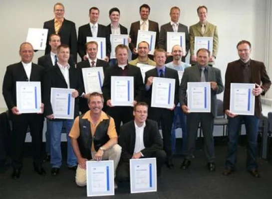 Bild: Meisterhaft bestanden - 18 frischgebackene Flensburger Industriemeister (IHK)