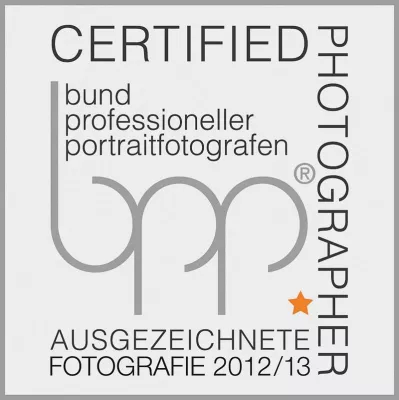 Bild: Überdurchschnittliche fachliche Qualitätsauszeichnung für Fotostudio Fischer aus Weinheim