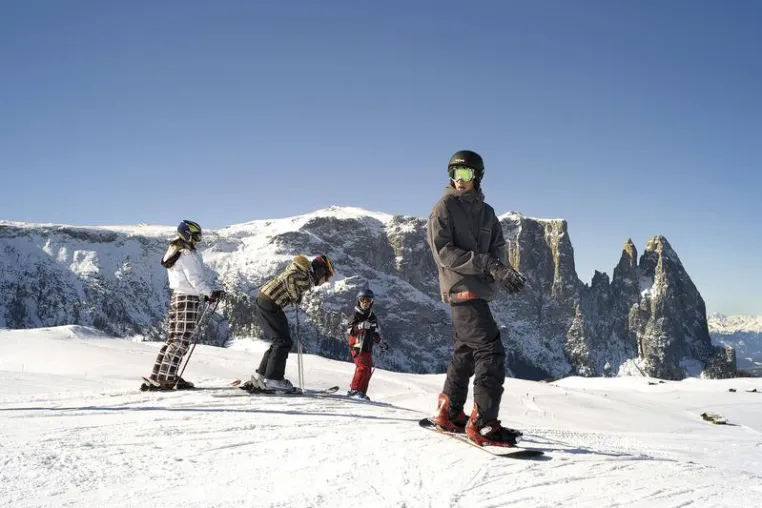 Bild: Skifahren im UNESCO Weltkulturerbe Dolomiten