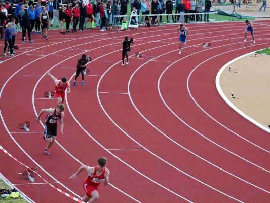 Schnelle Laufbahn für Siegburger Leichtathleten Bild: Schnelle Laufbahn für Siegburger Leichtathleten