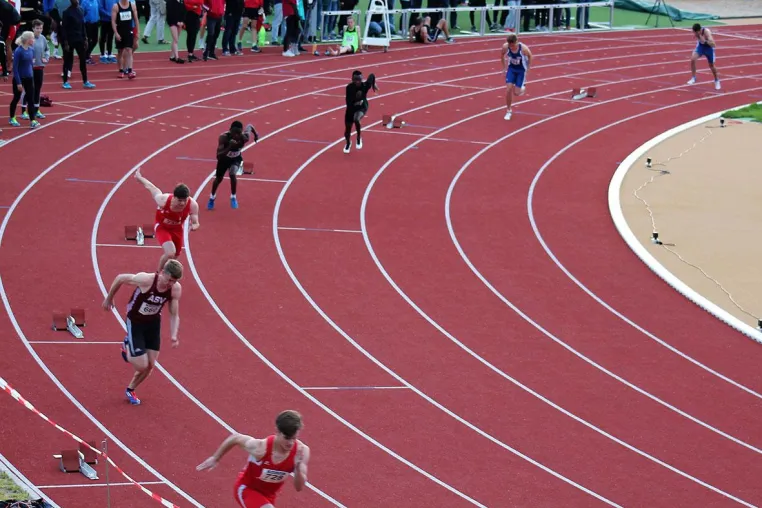 Schnelle Laufbahn für Siegburger Leichtathleten Bild: Schnelle Laufbahn für Siegburger Leichtathleten