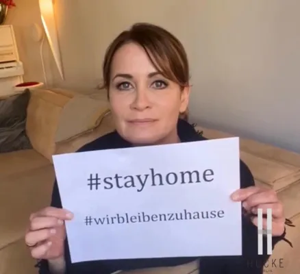 Bild: Ein Aufruf von Anja Kling und Hucke Berlin #stayhome #bleibtzuhause