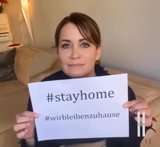 Ein Aufruf von Anja Kling und Hucke Berlin #stayhome #bleibtzuhause Bild: Ein Aufruf von Anja Kling und Hucke Berlin #stayhome #bleibtzuhause