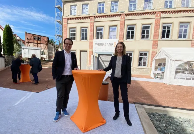 i40.de & Volksbank Mittweida starten Projekt Blockchain Breitenkompetenz in Schaufensterregion Mittweida Bild: i40.de & Volksbank Mittweida starten Projekt Blockchain Breitenkompetenz in Schaufensterregion Mittweida