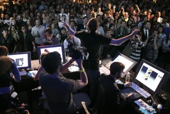 Bild: Jetzt bewerben - Digitale Design-Battle CUT&PASTE tourt 2009 wieder um die Welt