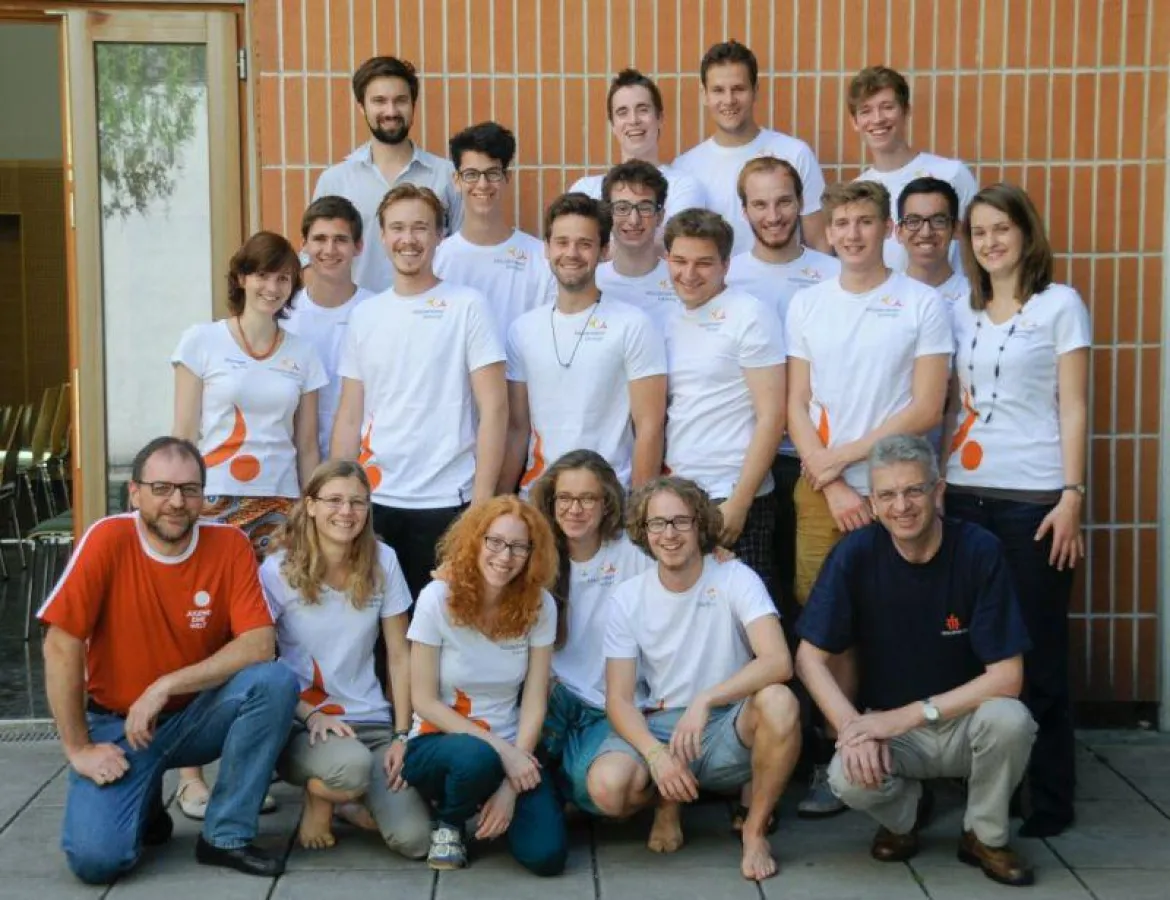 Bald geht?s hinaus in die weite Welt: Die jungen Volontärinnen und Volontäre, Johannes Ruppacher (hi