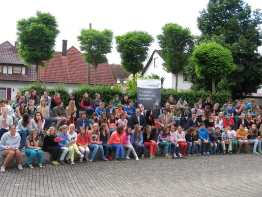 hamcos ist neuer Bildungspartner des Gymnasiums Mengen Bild: hamcos ist neuer Bildungspartner des Gymnasiums Mengen