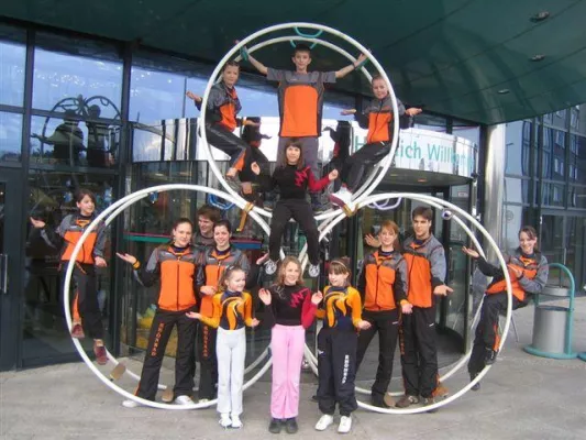 Wenn Rhönrad auf Möbel trifft Bild: Wenn Rhönrad auf Möbel trifft