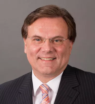 Erfolgsmodell HdWM: Internationaler Bund (IB) Hauptgesellschafter der Management-Hochschule Mannheim Bild: Erfolgsmodell HdWM: Internationaler Bund (IB) Hauptgesellschafter der Management-Hochschule Mannheim