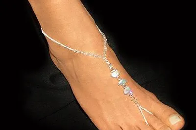 Exotische Verführung unterm Tannenbaum - Handgefertigter Fußschmuck von Toekini Bild: Exotische Verführung unterm Tannenbaum - Handgefertigter Fußschmuck von Toekini