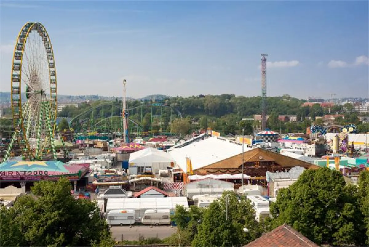 Stuttgarter Frühlingsfest, Festzelt Grandl Festbetriebe, 40 x 55 m, Systembaukasten, Losberger maxiflex, Vermieter: Deuter GmbH, Augsburg