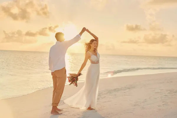 Bild: Traumhafte Hochzeitszeremonien mit Robinson Crusoe Feeling im Nova Maldives