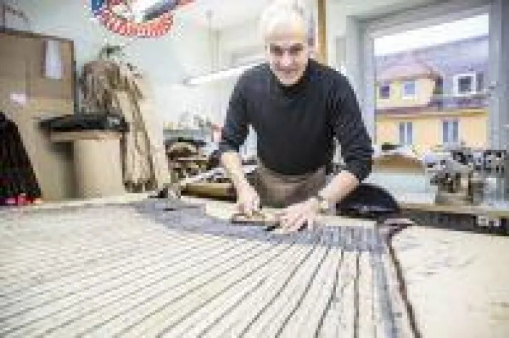 Bild: Kürschnerhandwerk gegen Verarbeitung von Pelzen aus China