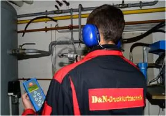 Bild: Leckageortung mittels Ultraschall an Druckluftleitungen und Maschinen – Dichtigkeitsprüfung