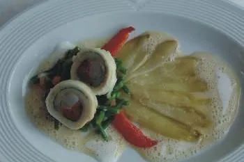 Bild: Genießen im Restaurant ohne schlechtes Gewissen - Mit „schlanker küche“ geht das